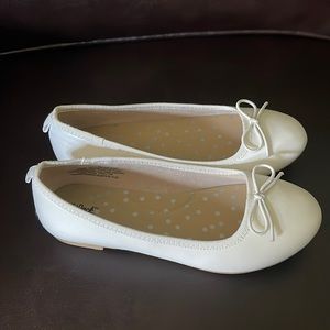 Little girl dress shoes-worn once-like new-size 13Y